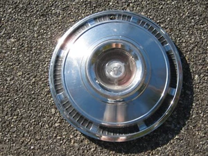 One factory 1965 Dodge Polara Coronet Dart 14 inch hubcap wheel cover - Picture 1 of 24