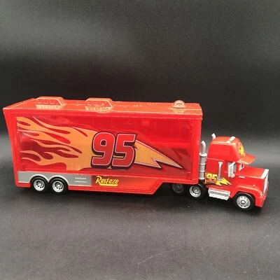 Remolque semirremolque Disney Cars Rusteze Mack remolque para carros doble cara 95 2017 Mattel Foto 1 de 4