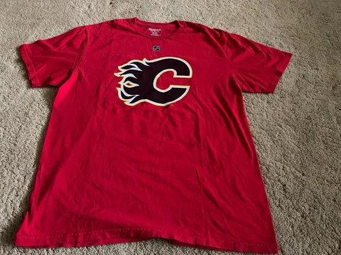 Calgary Flames #13 Gaudreau NHL Reebok Red Graphic T-Shirt Used Size Large Cover