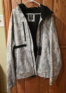 NEW OAKLEY Men's TC EARTH Shell Snow Jacket - Grey Mountain Tie Dye - XXL - NWT - Picture 1 of 9