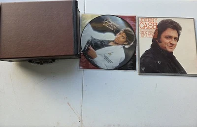 Victorla  Record Player 082017 (Including 2 Vinyls) Foto 1 de 4