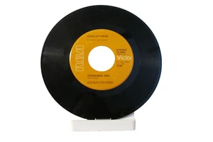 45 RECORD - CHARLEY PRIDE - DON'T FIGHT THE FEELINGS OF LOVE - Picture 1 of 1