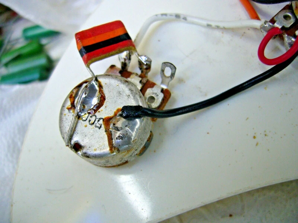 1X Condensador de peces tropicales Mullard .022uf 250V ** Plomo largo determinado = GND** Foto 1 de 3