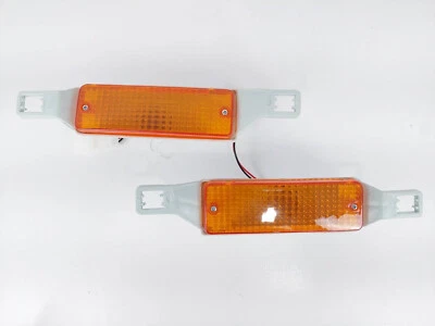 Pair Front Bumper Lights Turn Signal for Toyota Pickup 1982-83 2WD RN40 RN45 - Imagem 1 de 4