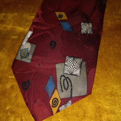 Gian Franco Ferretti 100% Seda 58”x3.5” Brillante Borgoña y Diseño Geométrico Foto 1 de 4