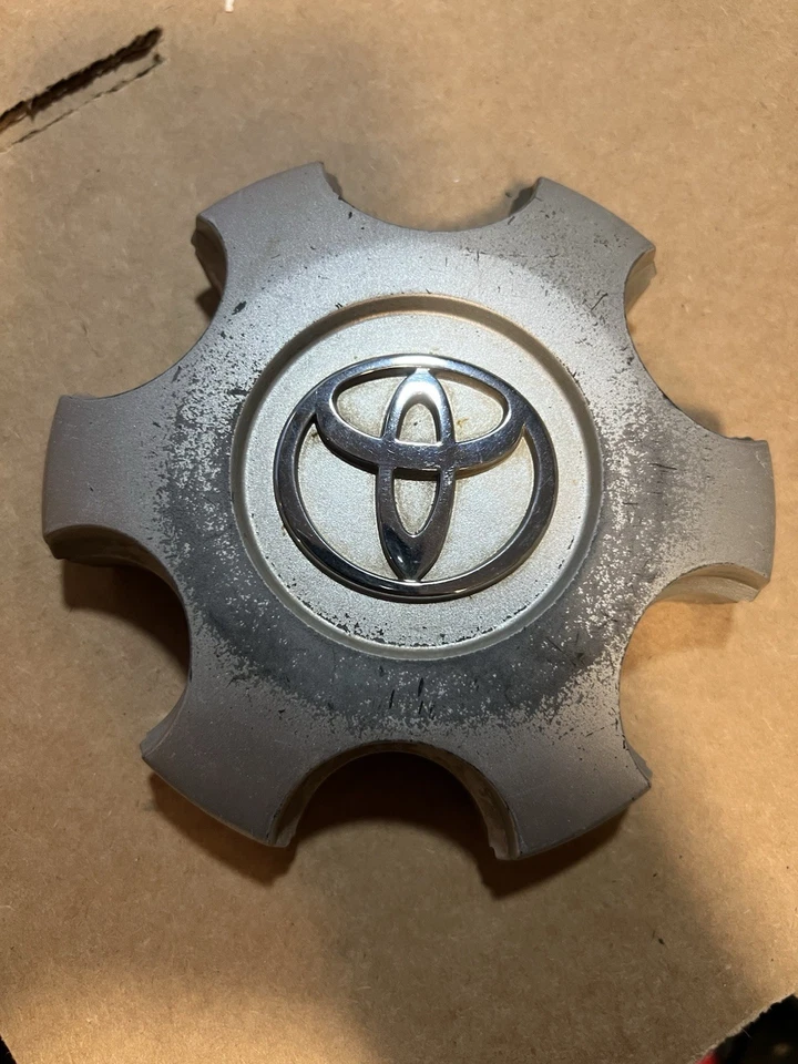 05 06 07 08 09 10 11 12 13 14 15 TOYOTA TACOMA OEM 6 lug Center Cap 42603-ad060 Foto 1 de 4