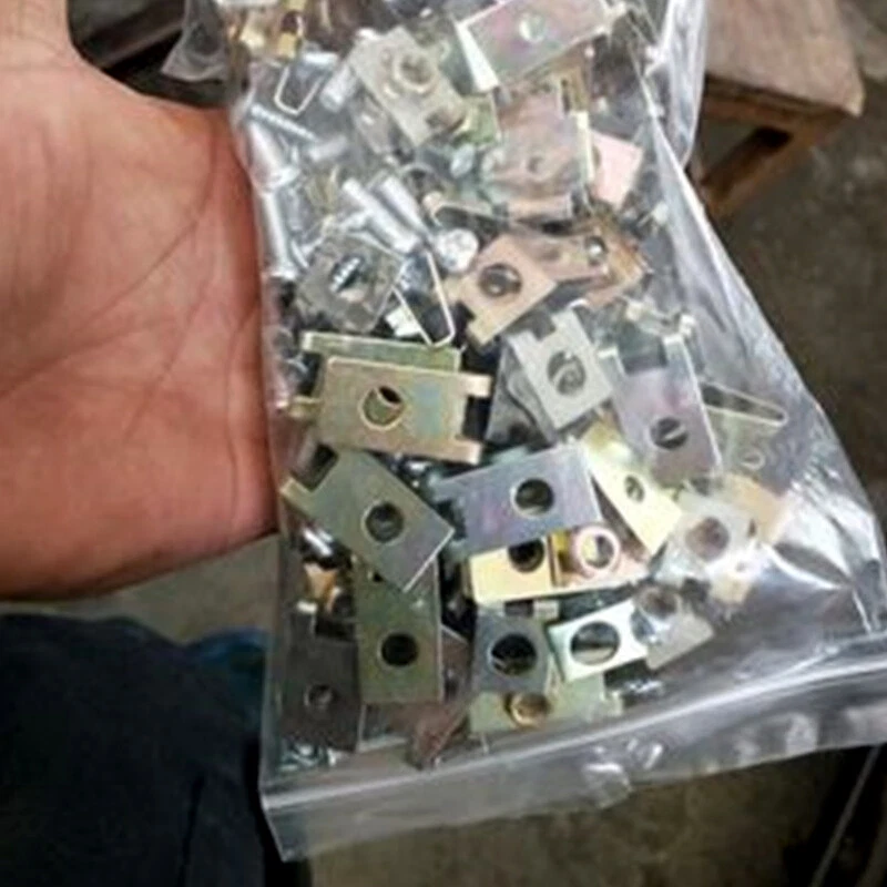 100x Sujetador Mixto Tornillo Fijo Tipo U Clip de Junta para Puerta/Panel/Kit de Guardabarros de Coche Foto 1 de 4