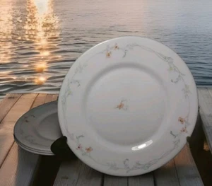 4 Arcopal by Odessa 7 3/4 Zoll Salat Dessert Teller blau & rosa Blumen weiß - Bild 1 von 5