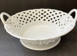 White Reticulated Lattice Ceramic Bowl 8” Leaf Handles Fruit Bread - Picture 1 of 6