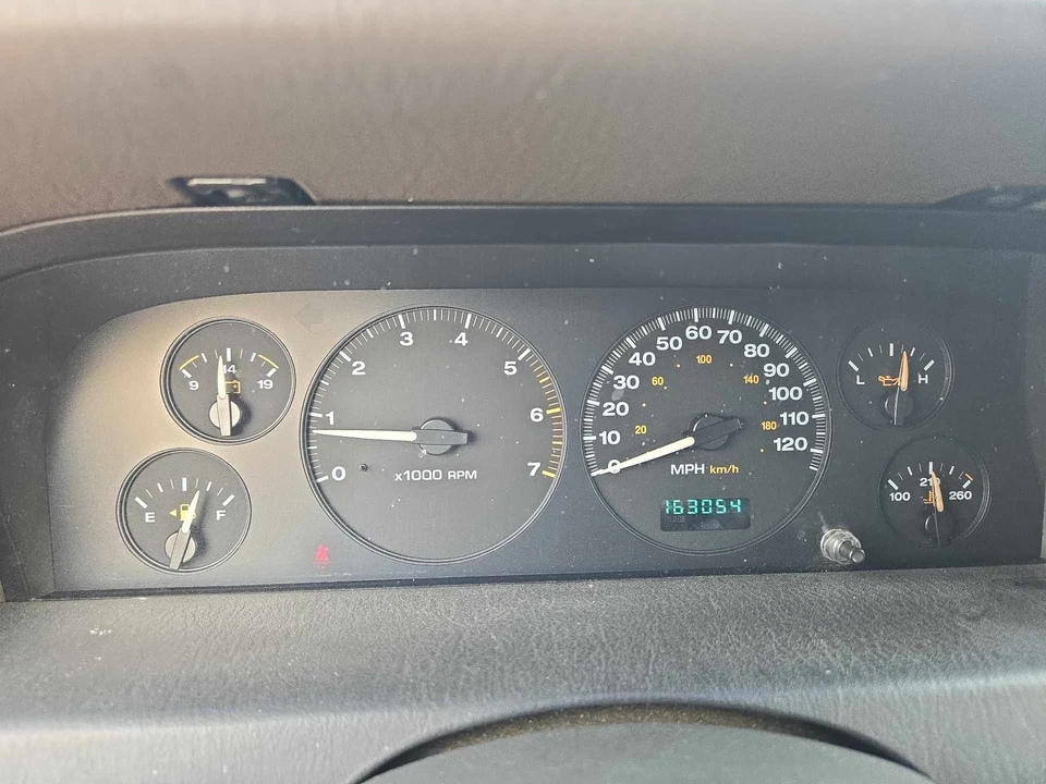 Medidor de velocímetro usado para: Jeep Grand Cherokee Cluster 2004 Laredo MPH grado A Foto 1 de 4