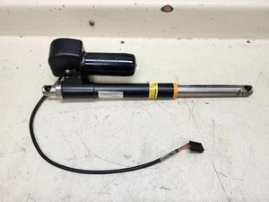 Permobil / REAC 319508 / 82520023 / RE25 Power Wheelchair Leg Rest Actuator - Foto 1 di 9