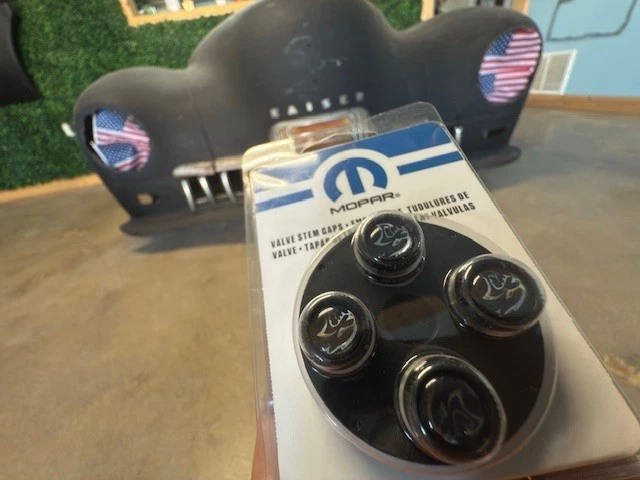 (1) Tapa de válvula Dodge Challenger Charger SRT HELLCAT MOPAR IGUAL QUE DISTRIBUIDOR 82214911 Foto 1 de 4