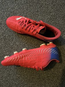 puma pink blue football boots