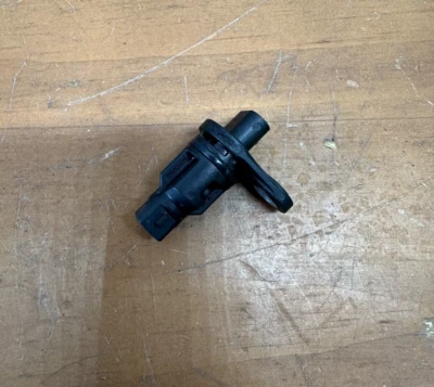 2017-2025 Alfa Romeo Stelvio 2.0L Engine Motor Crankshaft Position Sensor OEM - Image 1 of 4