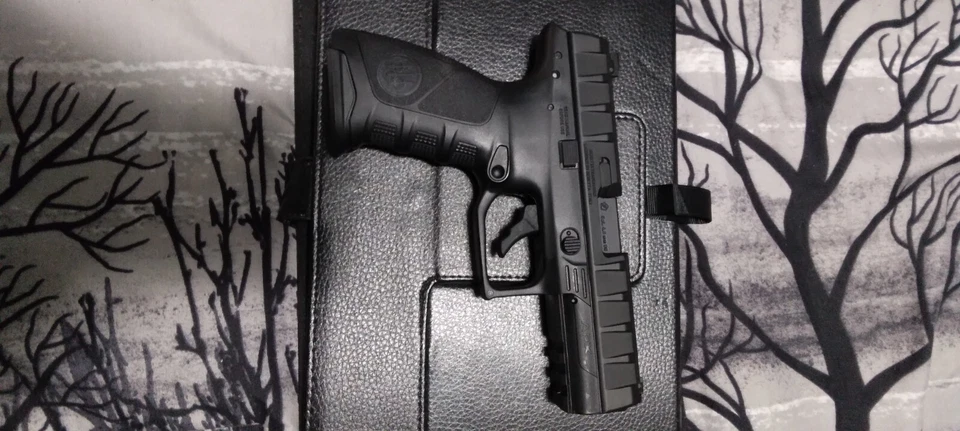 BERETTA APX Co2 .177 WITH BLOWBACK - Image 1 of 1