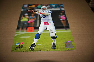 INDIANAPOLIS COLTS PEYTON MANNING UNSIGNED 8X10 PHOTO POSE 2