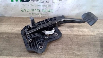 2017 - 2024 CHRYSLER PACIFICA BRAKE STOP PEDAL W/ BRACKET OEM - Image 1 of 4