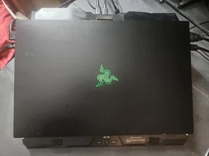 Portátil para juegos Razer Blade Pro 17 (principios de 2021) usado con base de refrigeración y CORE X ext - Imagen 1 de 10