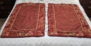 Zwei JC Penney's Vintage Kissenbezüge King Size Polyester Kordel Burgunder Farbe - Bild 1 von 15