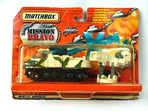 1996 MATCHBOX MISSION BRAVO - 38124 ARCTIC WOLF SET - FACTORY SEALED - Picture 1 of 4