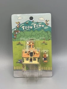 Disneyland ToonTown Goofy's Bounce House Miniature Figure Tokyo Disney Japan - Picture 1 of 7