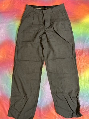Pantalones de vestir regulares gris oscuro Dockers talla 16 para niños Foto 1 de 4