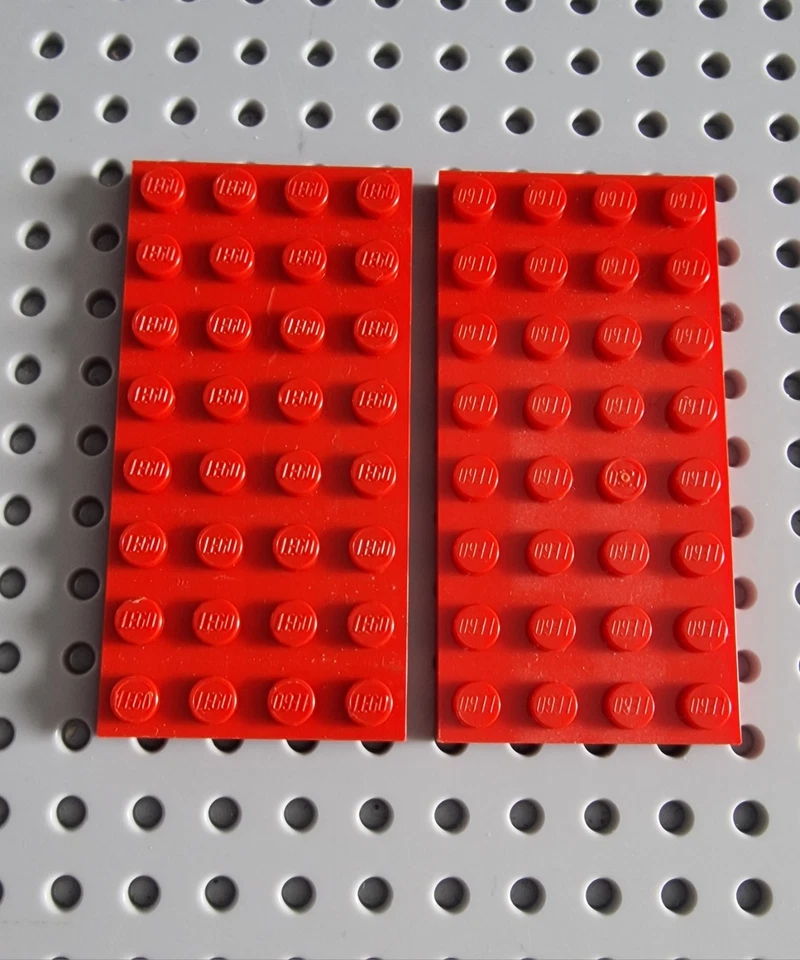 LEGO Platte Bauplatte Basisplatte flach 2 Stück rot 4x8 red Plate 3035 R2 - Bild 1 von 1