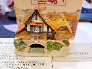 David Winter English Cottages Birthday Hand Painted Hine Britain Arches Thwonce - Picture 1 of 10