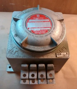 Centro de carga interruptor de circuito de alimentación de alumbre Killark 4GCBB-15Q1 cuatro 15A 1 polo br - Imagen 1 de 12