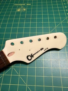 Charvel Palisandro Arce Strat San Dimas 22 Trastes Cuello Blanco Personalizado - Imagen 1 de 23