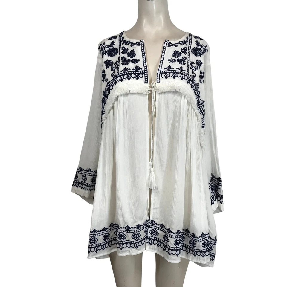 Torrid 白色海军刺绣流苏领带和服夹克开衫加大 4 码 — 第 1/4 张图片