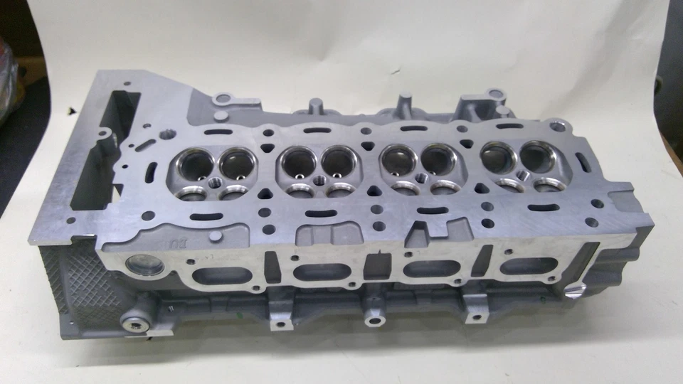 ADEQUADO PARA 06-09 CADILLAC STS & XLR CABEÇA DE CILINDRO DO MOTOR 12581870 - NOVO FABRICANTE DE EQUIPAMENTO ORIGINAL - Imagem 1 de 2