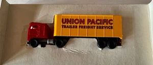 Vintage Union Pacific Trailer Freight Service HO Scale TYCO Truck Cab 903-3 - Picture 1 of 5