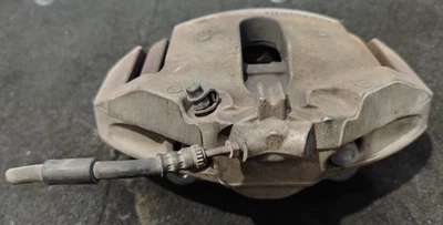 Pinza de freno delantera derecha conductor BMW 535 XI F10 2011-2013 BMW SERIE 5 OEM 60/30/348 Foto 1 de 4