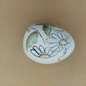 Ceramic Egg Painted Daisy's Floral Elegant Decor Artist Signed CK Speckle Shell  - Picture 1 of 12