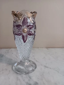 (SALE)US Glass Co.  Pressglas lila geblitzt 7" hohe Knospe Vase - Bild 1 von 4