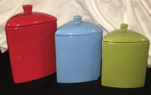 Oneida VTG MCM Buffalo China Triangle Canister Set of 3 Red Blue Green EUC Rare - Picture 1 of 17