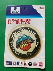 FINAL FOUR 1990 BUTTON-RAZORBACKS/BLUE DEVILS/RUNNIN REBELS/YELLOW JACKET - Bild 1 von 1