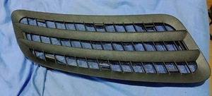 New MB SPRINTER 910 Hood Right Ventilation Grille A91083603009051 - Picture 1 of 3
