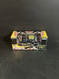 UAW DAIMLER CHRYSLER ‘05 Las Vegas Motor SpeedWay 1:64 - Picture 1 of 1