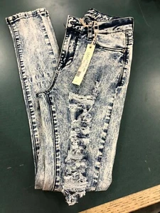 L.A. Idol Jeans - Picture 1 of 3