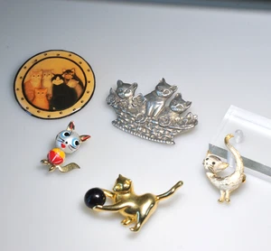 Brosche Konvolut Kätzchen Katzen Kätzchen Katze Emaille Zinn Sorte Vintage bis jetzt cb16 - Bild 1 von 18