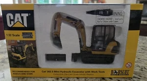 Norscot CAT 302.5 Mini Hydraulic Excavator 1:32 Scale Die-Cast Model 55085 NEW - Picture 1 of 10