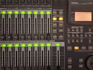 FOSTEX VF-16 DIGITAL MULTITRACKER RECORDER Working - Picture 1 of 13
