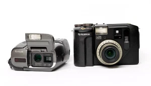 Fujifilm Fujix DS-200F Digital Card Camera plus Fujix DS-300 Digital Card Camera - Bild 1 von 6