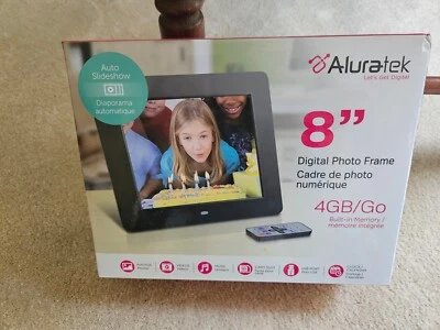 New Aluratek 8" digital photo Frame 4GB 800x600 screen resolution NEW/SEALED - Image 1 of 4