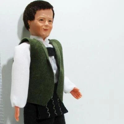 Muñeca Hombre Bávaro Vestida 11 1060 Caco Alpine Flexible Casa de Muñecas Miniatura Foto 1 de 4