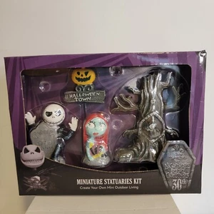 Disney The Nightmare Before Christmas 30th Anniversary Mini Statuaries Set - Bild 1 von 6