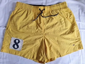 TOMMY HILFIGER Herren Gelb Badehose Innentasche Shorts Abnäher Größe L - Bild 1 von 5