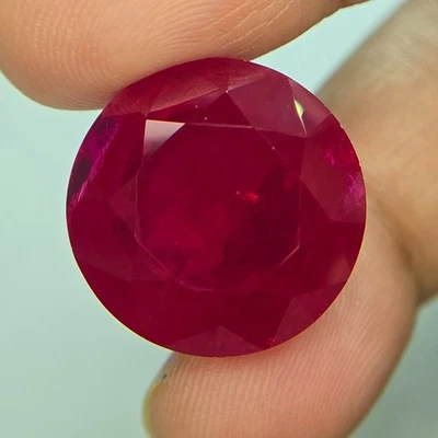 43.10 CTS Lab Pigeon Red Ruby Chathum | 20.25mm | Corundum | Lab-created - Image 1 of 4